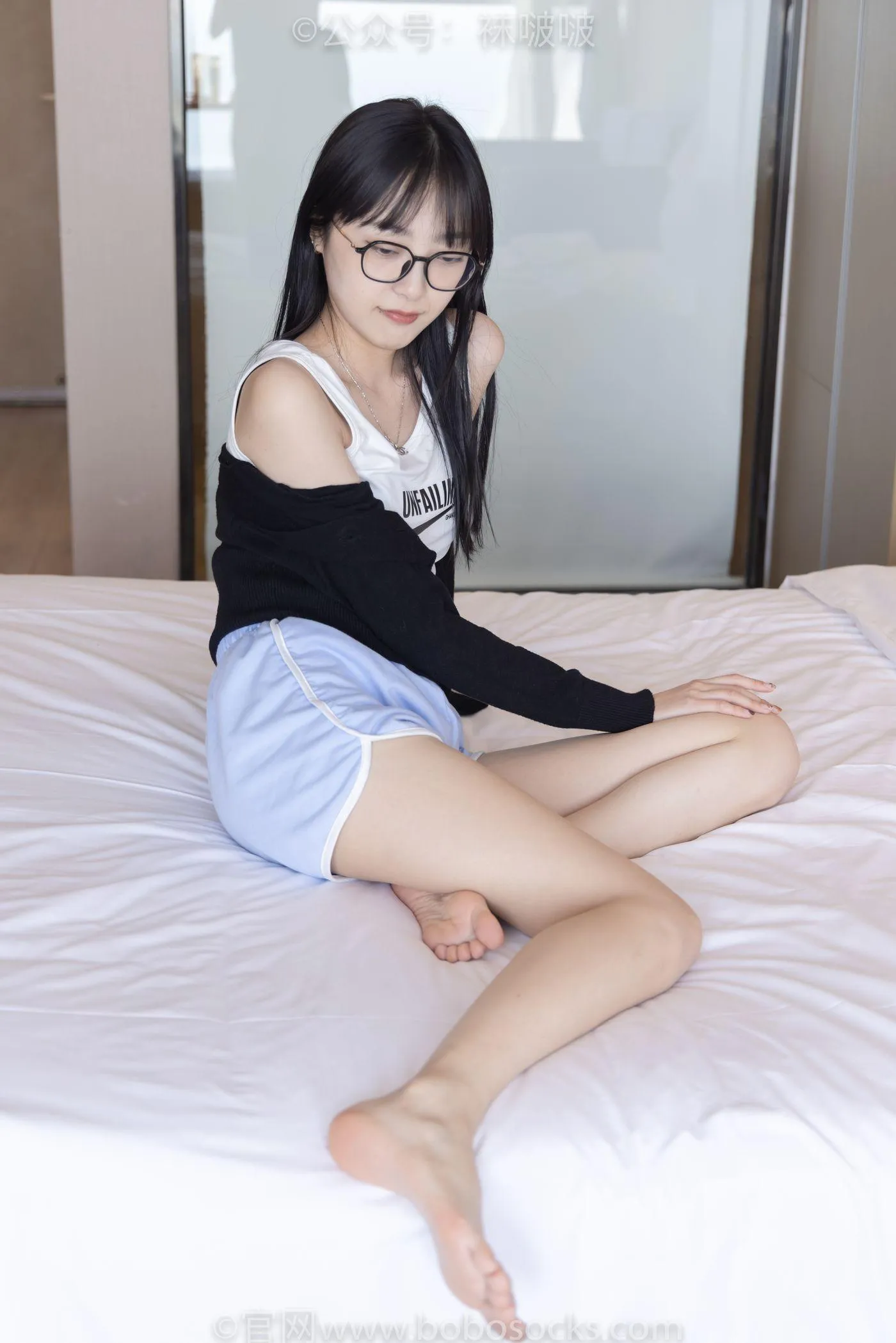 [BoBoSocks袜啵啵]NO.081 稚予- AJ、浅黄色短棉袜、浅蓝色短棉袜、裸足（花絮版） [145P]插图2